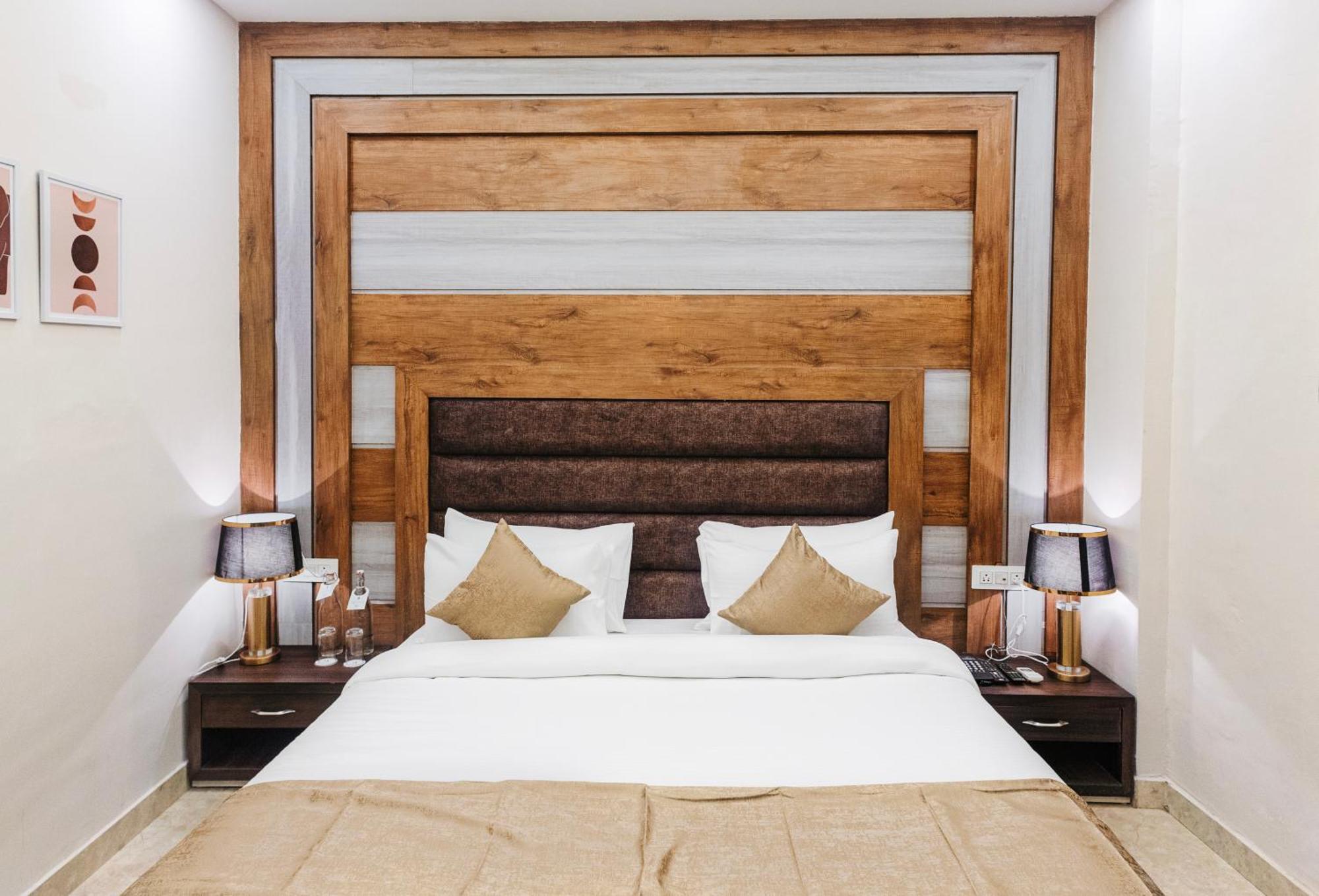 Stone Wood Hotel, Rishīkesh Buitenkant foto
