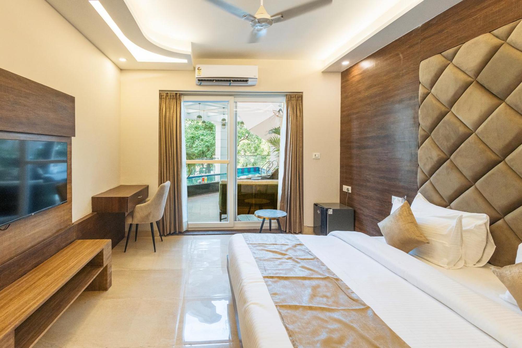 Stone Wood Hotel, Rishīkesh Buitenkant foto