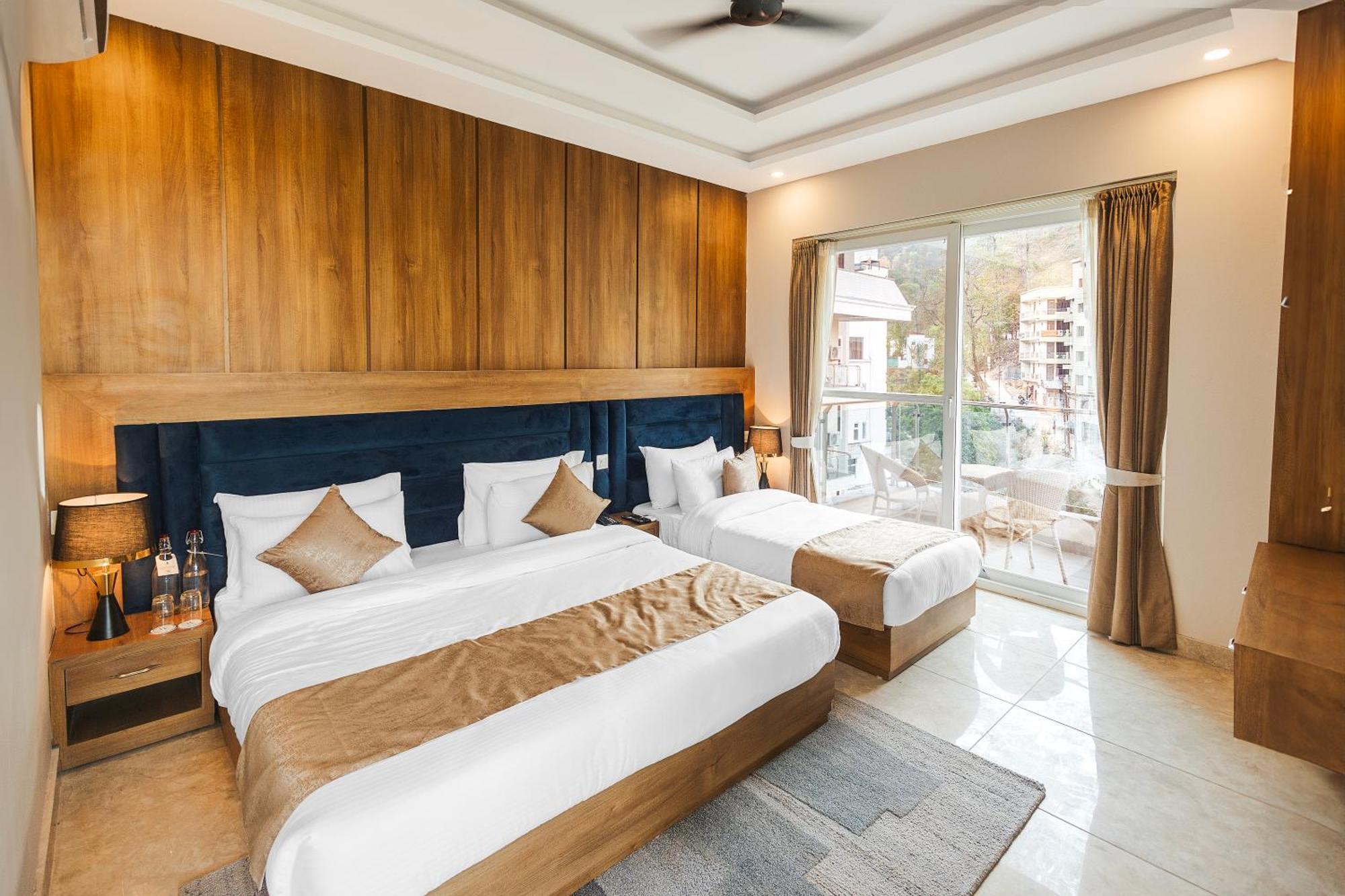 Stone Wood Hotel, Rishīkesh Buitenkant foto